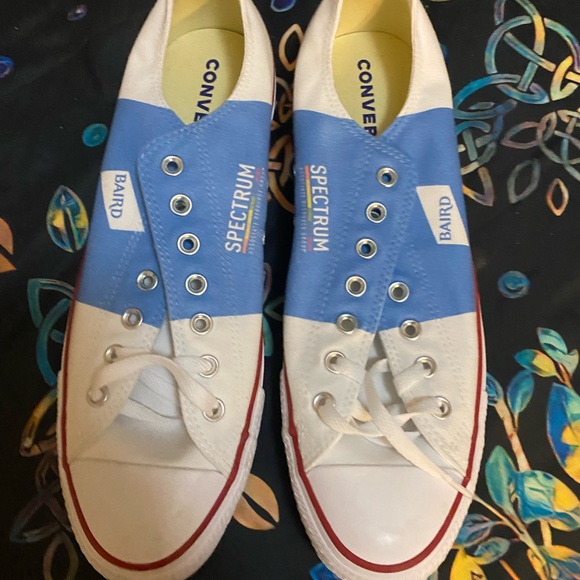 Converse in a mens  US 12 - Picture 1 of 9